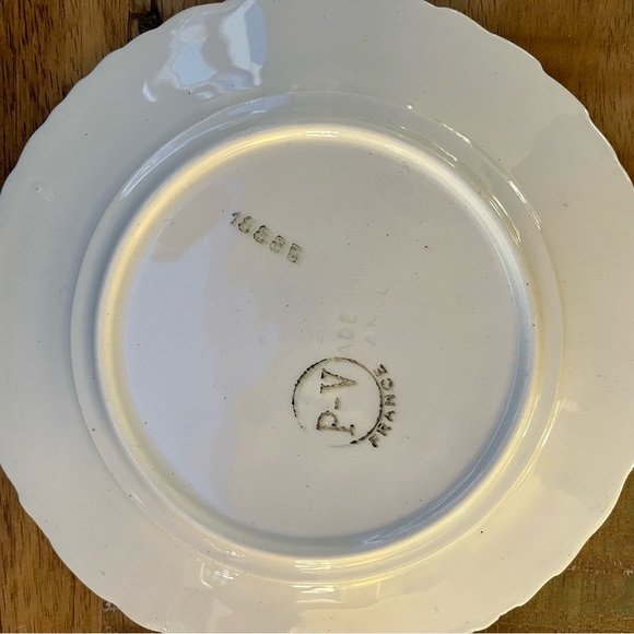 2 P-V Majolica bread plates Made in France - Picture 6 of 6